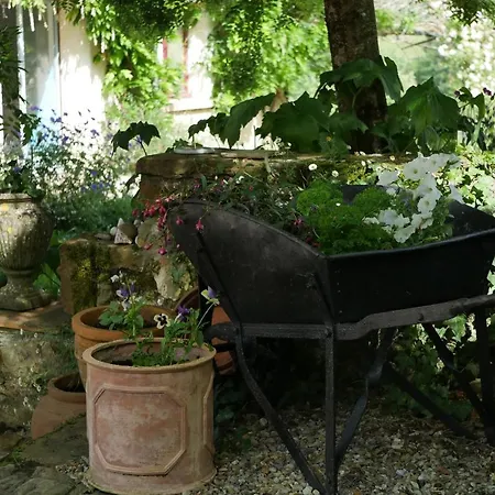 D'hotes Secret Pyrenees Bed & Breakfast